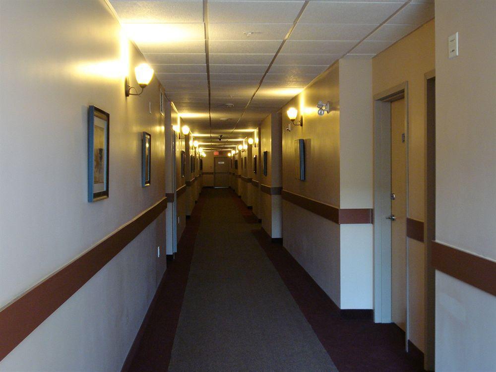 Days Inn By Wyndham Chetwynd Exterior foto