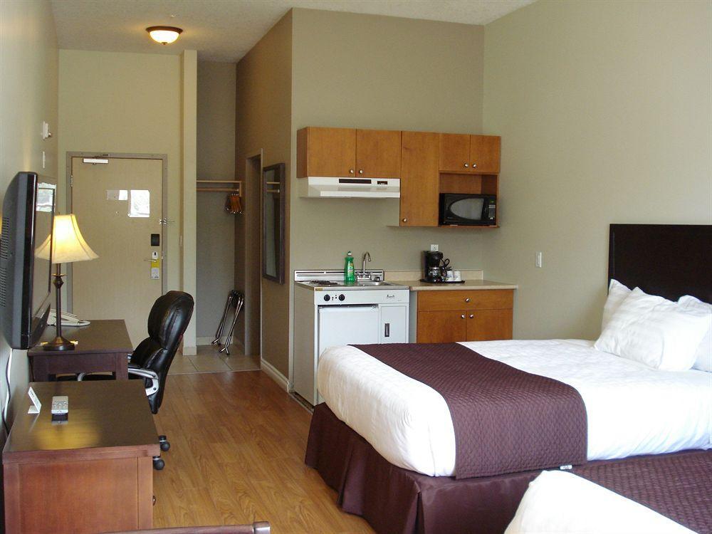 Days Inn By Wyndham Chetwynd Exterior foto